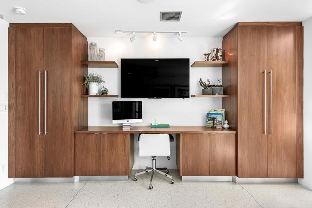 633 N Belardo Road, Palm Springs CA: https://media.crmls.org/mediaz/64c388cd-6a95-4758-8ee4-83bd260b1ae5.jpg