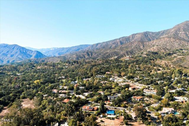 515 Del Oro Drive, Ojai CA: https://media.crmls.org/mediaz/64c41574-99f8-408a-bc89-c25f38423c3d.jpg