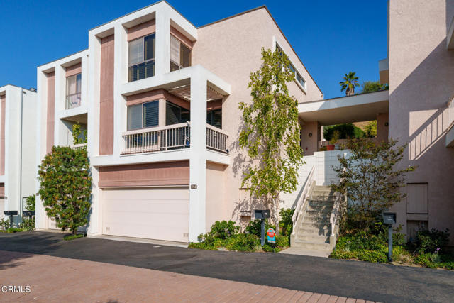 Detail Gallery Image 2 of 50 For 750 Portola Ter, Los Angeles,  CA 90042 - 3 Beds | 2/1 Baths