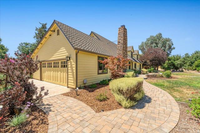 21400 Tierra Grande Court, San Jose CA: https://media.crmls.org/mediaz/64c61391-c66d-4dc6-893c-43c666fbb0d2.jpg
