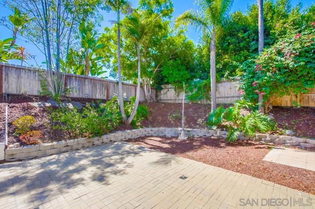 13113 Calle De Las Rosas, San Diego CA: https://media.crmls.org/mediaz/64c64087-8a88-4064-9b3b-5424d550a158.jpg
