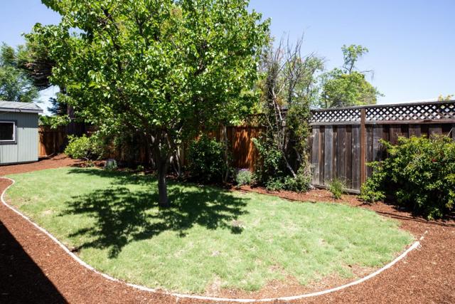 86 Roosevelt Circle, Palo Alto CA: https://media.crmls.org/mediaz/64c68cf9-c096-4324-a0f8-e3b91692e8c9.jpg