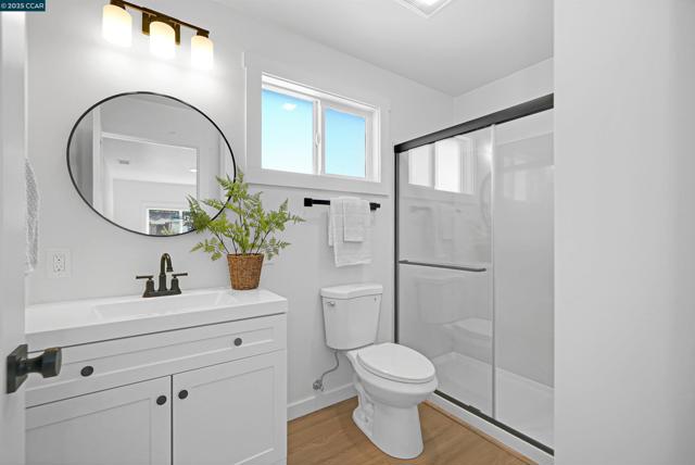 10060 Bernhardt Dr, Oakland CA: https://media.crmls.org/mediaz/64c6af15-dde2-49d2-b4a4-08c6f68ef13c.jpg