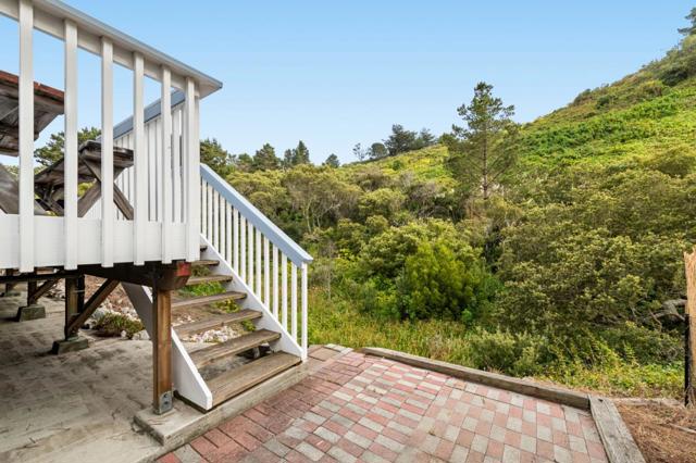 714 Rockaway Beach Avenue, Pacifica CA: https://media.crmls.org/mediaz/64c6c8ec-c1fd-4434-823e-55d91e9c4f7e.jpg