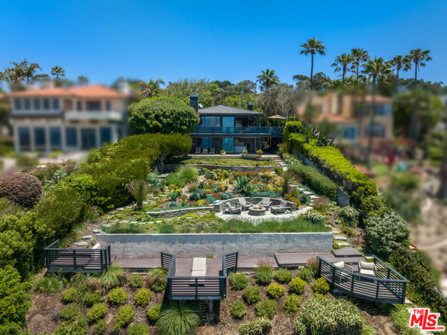 7089 Birdview Avenue, Malibu CA: https://media.crmls.org/mediaz/64c6e3cc-3394-4181-a543-8b5185de2008.jpg