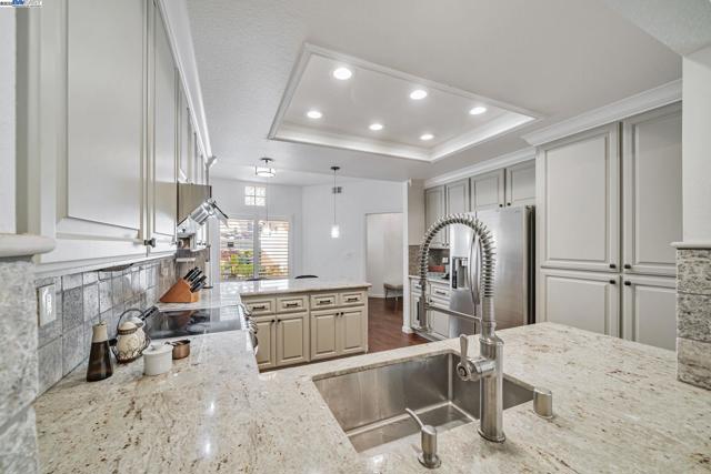 6192 Lakeview Cir, San Ramon CA: https://media.crmls.org/mediaz/64c798a5-ceca-4514-b762-c3af0f3b326e.jpg