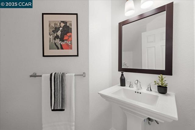 230 Triana Way, San Ramon CA: https://media.crmls.org/mediaz/64c7a01a-3f74-46cc-805f-dc8dcb0d217b.jpg