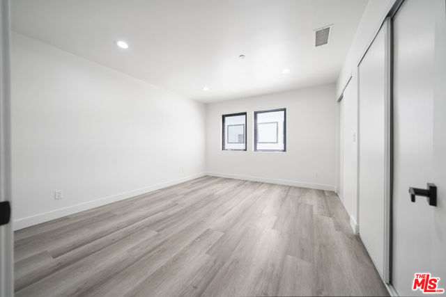 4112 1/2 S Normandie Avenue, Los Angeles CA: https://media.crmls.org/mediaz/64c8a10e-9687-4243-8101-59e0e5892d57.jpg