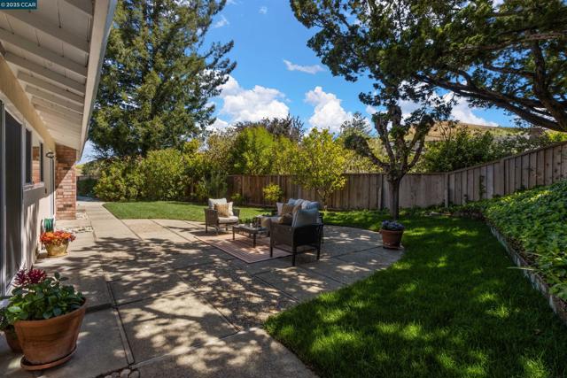 59 Shuey Dr, Moraga CA: https://media.crmls.org/mediaz/64c99271-8b67-42a2-8f80-436d68bd0296.jpg