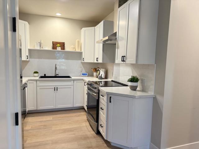 400 San Benito, Hollister CA: https://media.crmls.org/mediaz/64c9e81e-677f-442c-91a0-4852b883e5c6.jpg