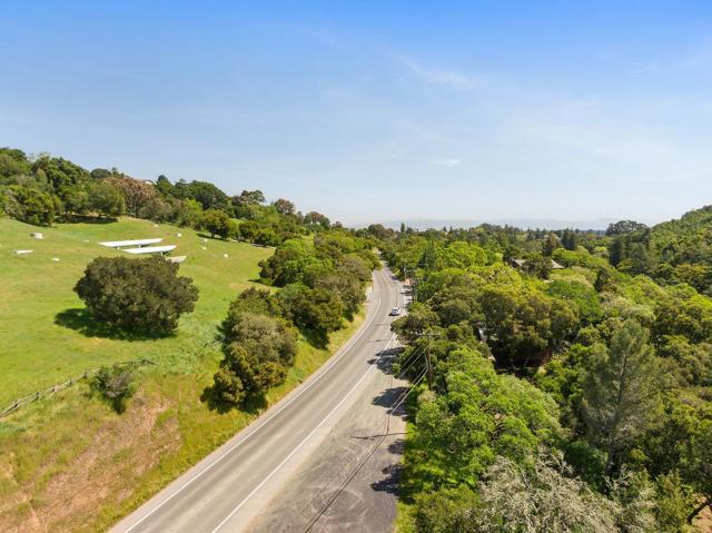 2085 Edgewood Road, Redwood City CA: https://media.crmls.org/mediaz/64ca7c40-fd81-495f-ae95-49e709cbc8cb.jpg