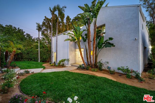 23246 Canzonet Street, Woodland Hills CA: https://media.crmls.org/mediaz/64caa05c-366e-4909-8a6a-5cba6f5faf87.jpg