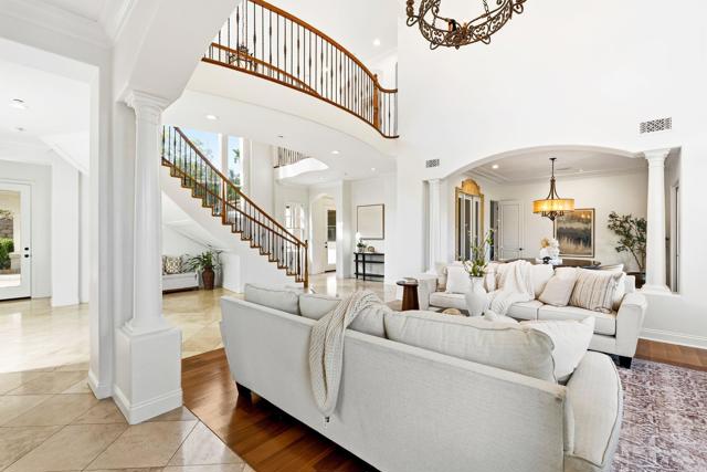 Detail Gallery Image 8 of 51 For 3376 Calle Tres Vistas, Encinitas,  CA 92024 - 5 Beds | 5/1 Baths