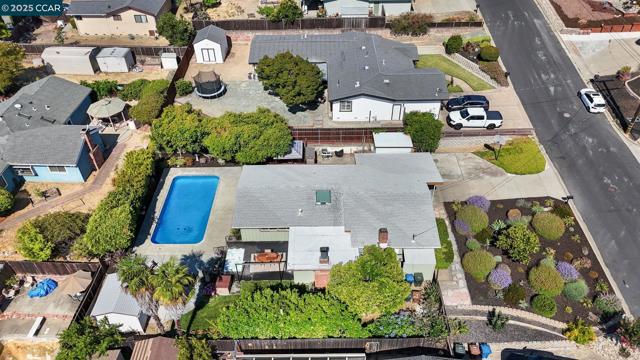 51 Gilrix Dr, Martinez CA: https://media.crmls.org/mediaz/64caeb1b-0d8e-4728-b203-d553878cf22a.jpg