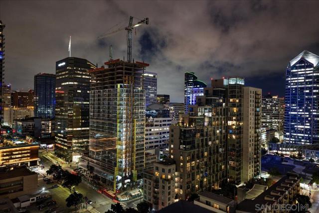 1388 Kettner Blvd, San Diego CA: https://media.crmls.org/mediaz/64cbc1ae-4f49-4f45-9b4f-911c77c69b29.jpg