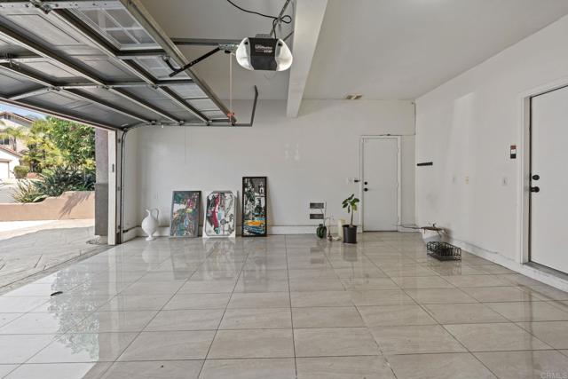 858 Via Barquero, San Marcos CA: https://media.crmls.org/mediaz/64cc84f5-da5c-4f7c-a261-173deb929a85.jpg