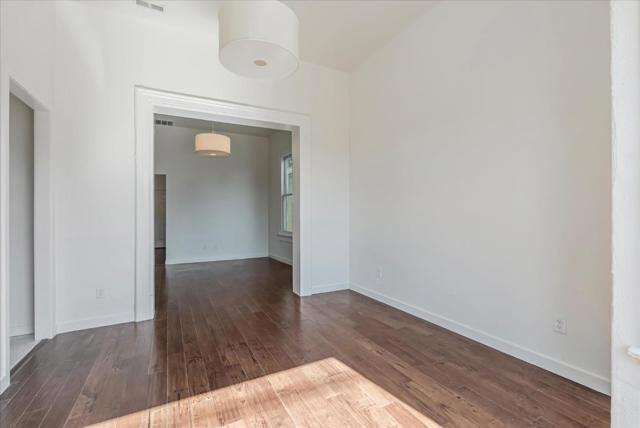 873 Wood Street, Oakland CA: https://media.crmls.org/mediaz/64cd1537-65b0-420e-a2ef-ca9a35d5428a.jpg