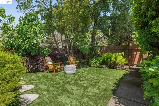 1270 Queens Rd, Berkeley CA: https://media.crmls.org/mediaz/64ce2389-e23d-443f-a75f-979fafcb28c7.jpg