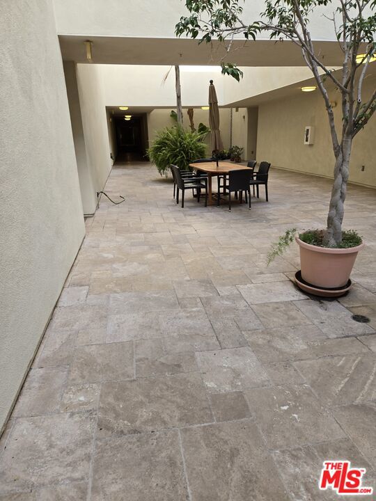 7100 Alvern Street, Los Angeles CA: https://media.crmls.org/mediaz/64cf7331-4b4b-4c77-9e98-c34f01640a21.jpg