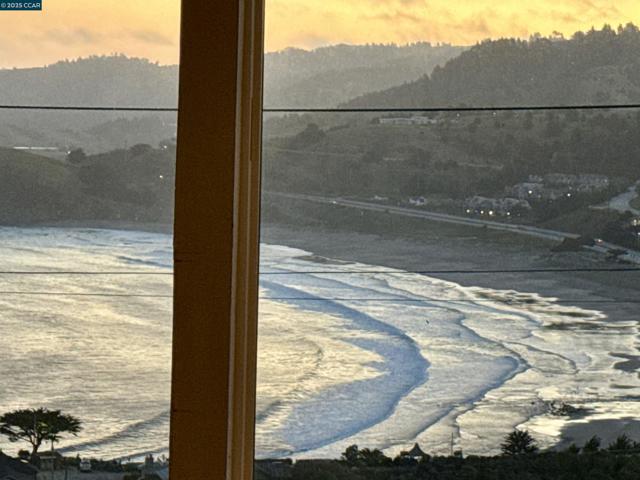 290 Olympian Way, Pacifica CA: https://media.crmls.org/mediaz/64cf77a0-6f5e-45c9-935f-a97fde334185.jpg