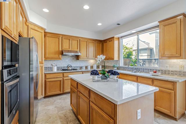 1657 Via Cortina, San Jose CA: https://media.crmls.org/mediaz/64d04fd2-9ad8-4f01-b04a-58b02cd175fd.jpg