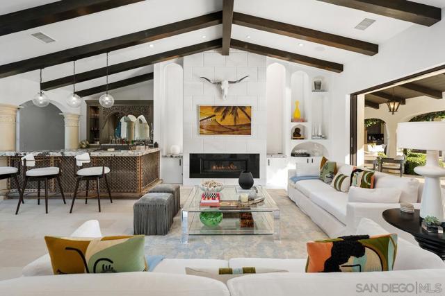 16304 Via De Santa Fe, Rancho Santa Fe CA: https://media.crmls.org/mediaz/64d0ac7d-5744-4405-93b3-eb423a407721.jpg