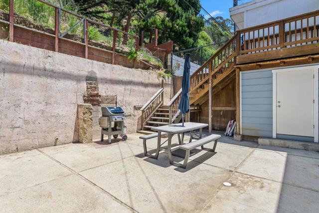 325 Beach Drive, Aptos CA: https://media.crmls.org/mediaz/64d0c114-9ee1-45a4-b5bc-bcf15545f612.jpg