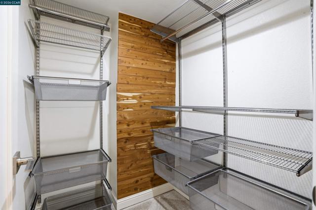 2560 Oak Rd, Walnut Creek CA: https://media.crmls.org/mediaz/64d10411-990e-4455-9d6d-b16f4aae5713.jpg