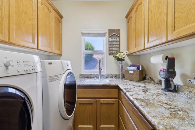 944 Rainbow Crest Road, Fallbrook CA: https://media.crmls.org/mediaz/64d13a9d-d6bd-40bd-a6f0-0b85442f9ce6.jpg