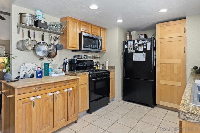 4754 68th St, San Diego CA: https://media.crmls.org/mediaz/64d23832-0f63-4628-9c84-fba48acca57f.jpg