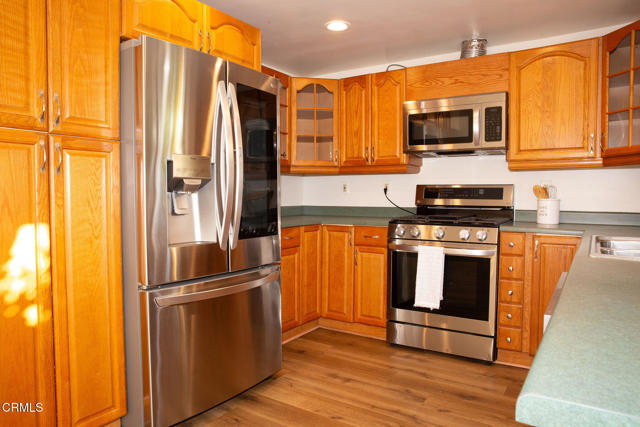 Detail Gallery Image 6 of 43 For 741 Warwick Ave, Thousand Oaks,  CA 91360 - 2 Beds | 1/1 Baths