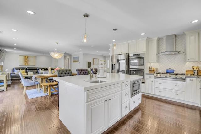 726 S Henry Avenue, San Jose CA: https://media.crmls.org/mediaz/64d33d39-7034-4af8-a71c-fe22b6b8f7bd.jpg