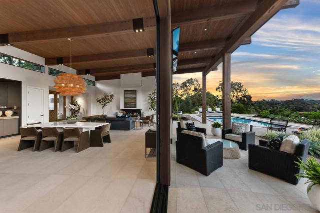 4728 El Aspecto, Rancho Santa Fe CA: https://media.crmls.org/mediaz/64d3ae27-f5de-4c39-a032-6e4e933a31bd.jpg