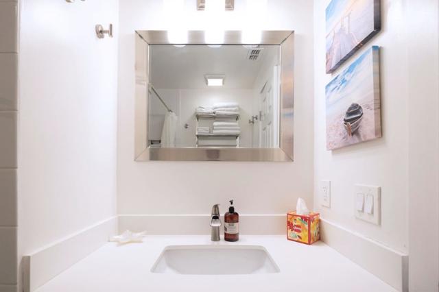 472 Lewis Lane, Pacifica CA: https://media.crmls.org/mediaz/64d3b2d8-c8da-43e5-896e-11a8fee869e6.jpg