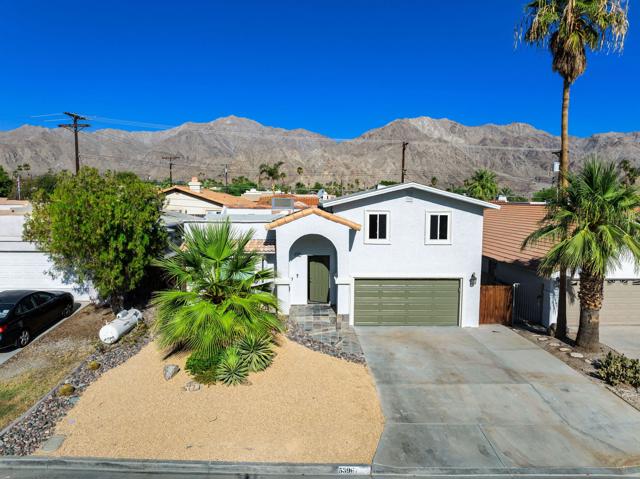 53967 Avenida Navarro, La Quinta CA: https://media.crmls.org/mediaz/64d3ceec-748c-440c-b377-c406e55a2694.jpg