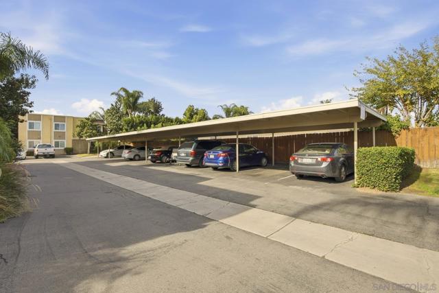 525 N Beech St, Escondido CA: https://media.crmls.org/mediaz/64d4629a-c575-4172-af4e-78d0d358936c.jpg