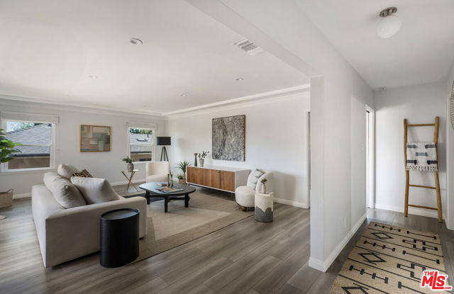 1142 Arbor Dell Road, Los Angeles CA: https://media.crmls.org/mediaz/64d57cda-724d-4409-a6f4-cfe52a4bc2a0.jpg