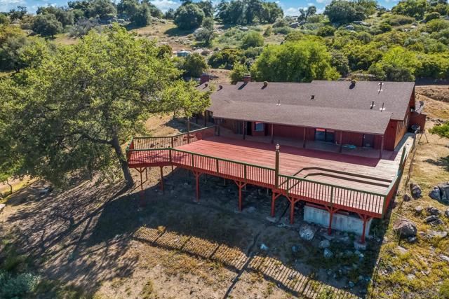 10649 Boulder Creek Rd, Descanso CA: https://media.crmls.org/mediaz/64d59adf-504b-4862-a233-3dc45596a31a.jpg