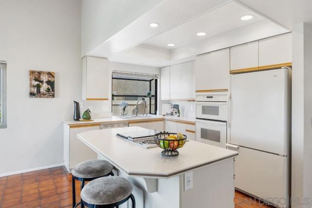 16071 Sun Summit Pt, San Diego CA: https://media.crmls.org/mediaz/64d5f4a1-e964-4646-a66f-c62c5084a9e0.jpg