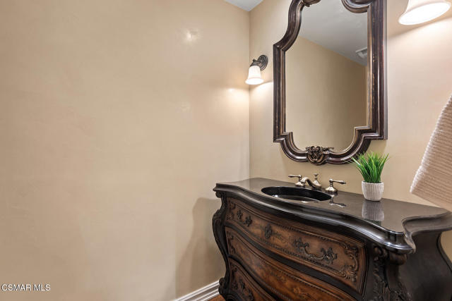 5320 Long Shadow Court, Westlake Village CA: https://media.crmls.org/mediaz/64d6384c-3eff-4458-98a9-1d18c3d42a86.jpg