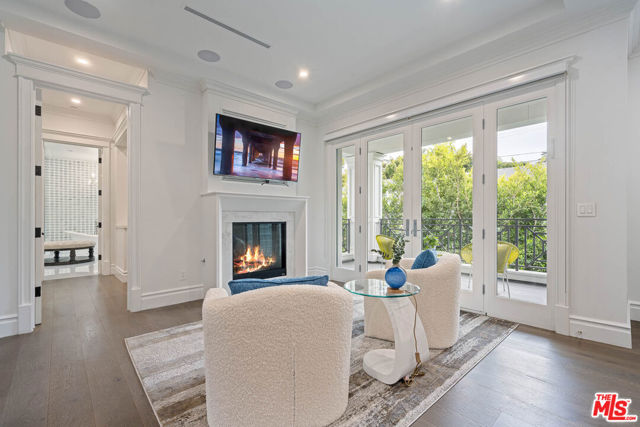126 N Canyon View Drive, Los Angeles CA: https://media.crmls.org/mediaz/64d6f69e-7394-4439-8406-f5b6c97c140c.jpg