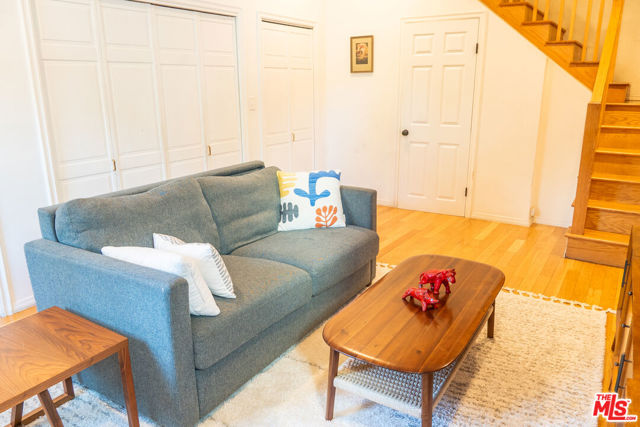 2434 Cazaux Place, Los Angeles CA: https://media.crmls.org/mediaz/64d7358d-6571-4f52-9271-a175fafeab02.jpg