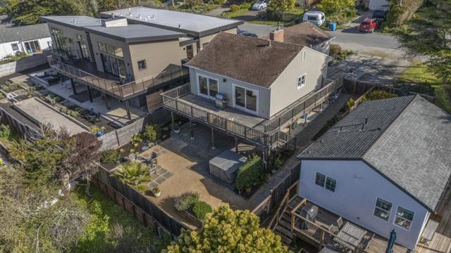 854 Kelmore Street, Moss Beach CA: https://media.crmls.org/mediaz/64d7ccc8-0f64-4b2e-9b7c-7a0eb80993e2.jpg