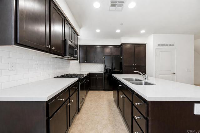 Detail Gallery Image 2 of 18 For 1712 San Francisco, San Diego,  CA 92154 - 4 Beds | 3/1 Baths