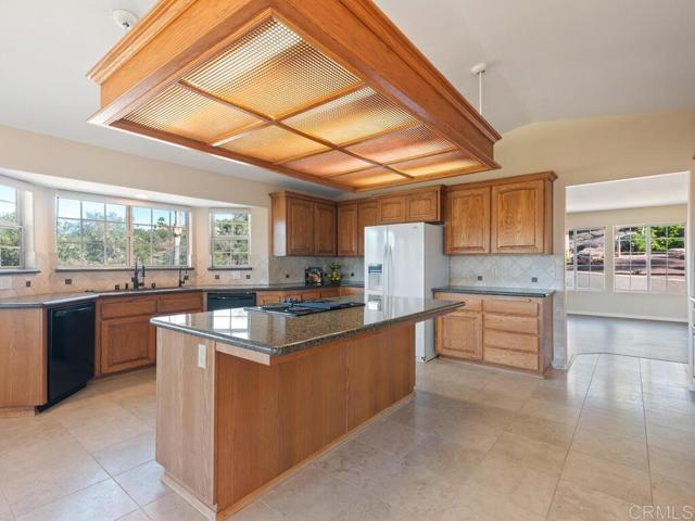 Detail Gallery Image 12 of 75 For 2230 Calle Dos Lomas, Fallbrook,  CA 92028 - 5 Beds | 3/2 Baths
