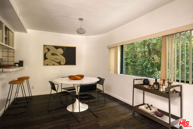 11752 Bellagio Road, Los Angeles CA: https://media.crmls.org/mediaz/64d98dad-8e2e-4f37-aac0-6257e78dde57.jpg