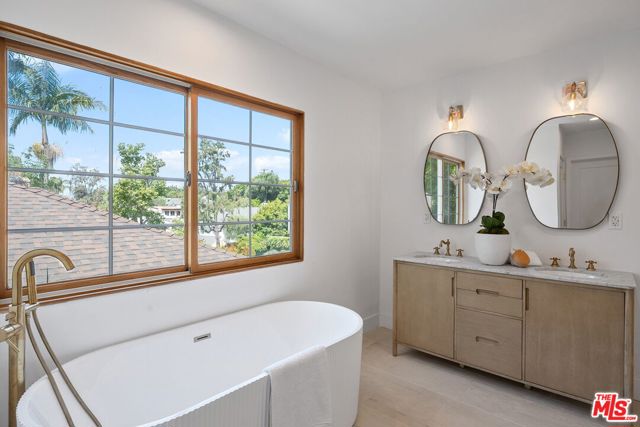 10436 Cheviot Drive, Los Angeles CA: https://media.crmls.org/mediaz/64d9fccb-c635-4638-b831-158284dd67c4.jpg