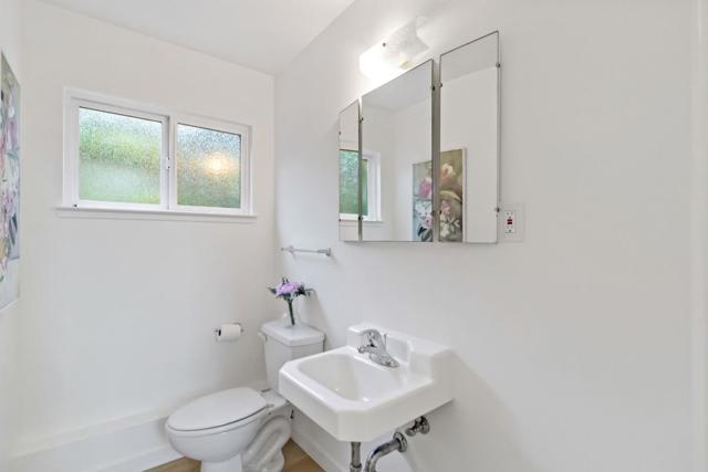 3848 Vineyard Drive, Redwood City CA: https://media.crmls.org/mediaz/64da1125-08f6-45e4-90c1-45a8941060bd.jpg