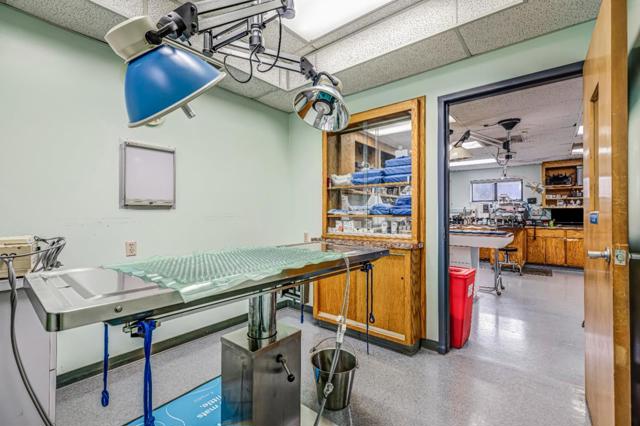 10012 N Foothill Boulevard, Cupertino CA: https://media.crmls.org/mediaz/64dae067-3d69-4547-b133-1ac46b7f78f4.jpg