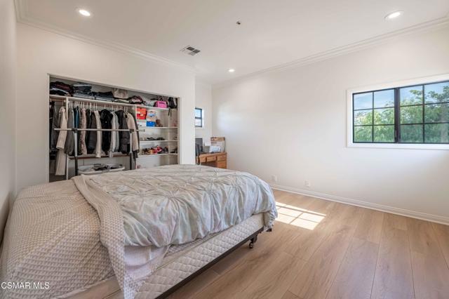 11300 Highridge Court, Camarillo CA: https://media.crmls.org/mediaz/64db0f79-6bf8-48c6-aac2-fd1e900c5553.jpg